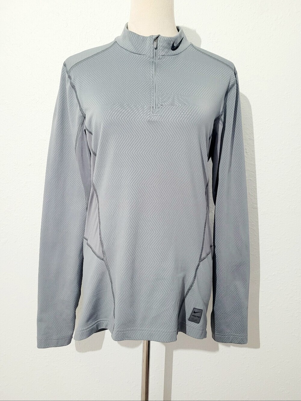 Nike Pro Hyperwarm Dri-FIT 1/4 Zip Gray Pullover Thumb Holes Women's Med Fitted - Picture 2 of 14